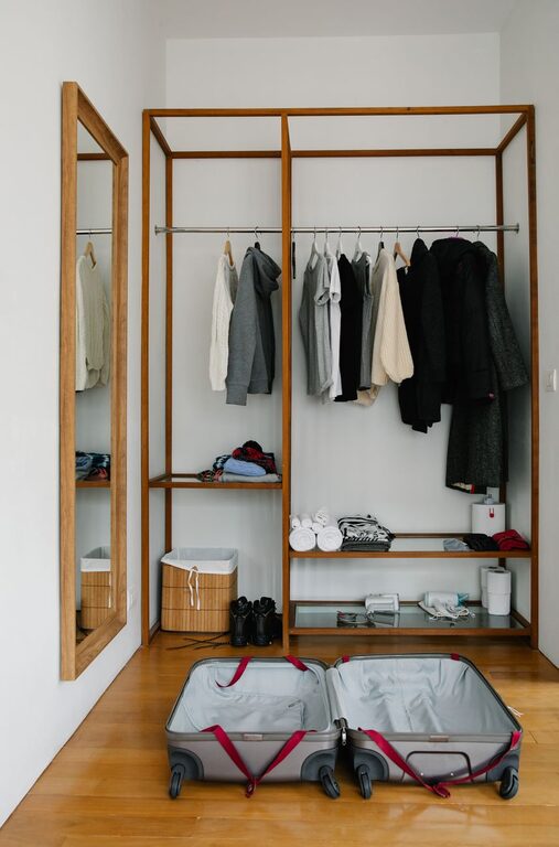 How to Store Seasonal Clothes Efficiently: Practical Tips and Tricks